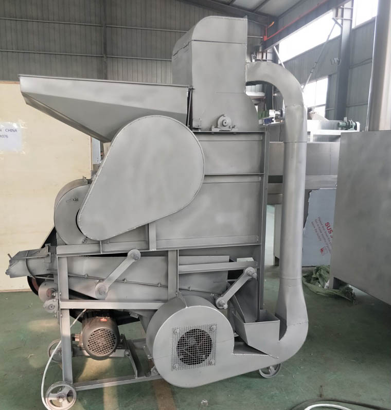 Peanut shelling machine